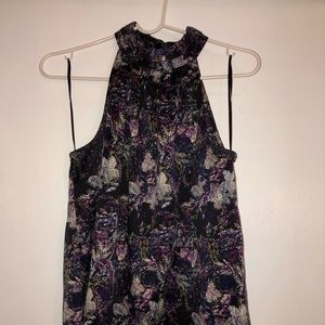 Sleeveless dress shirt